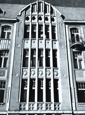 Fragment fasady kamienicy przy ul. Narutowicza 44, wg: Wallis Mieczysław, Secesja, Arkady 1967